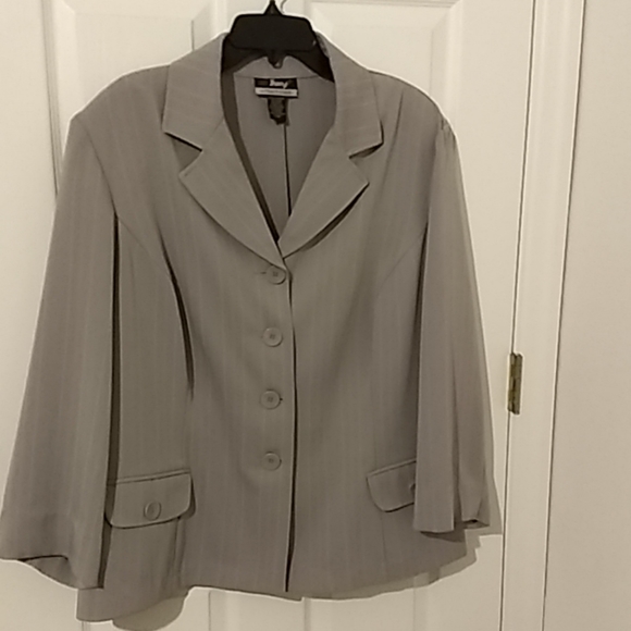 Blazer - Picture 2 of 4
